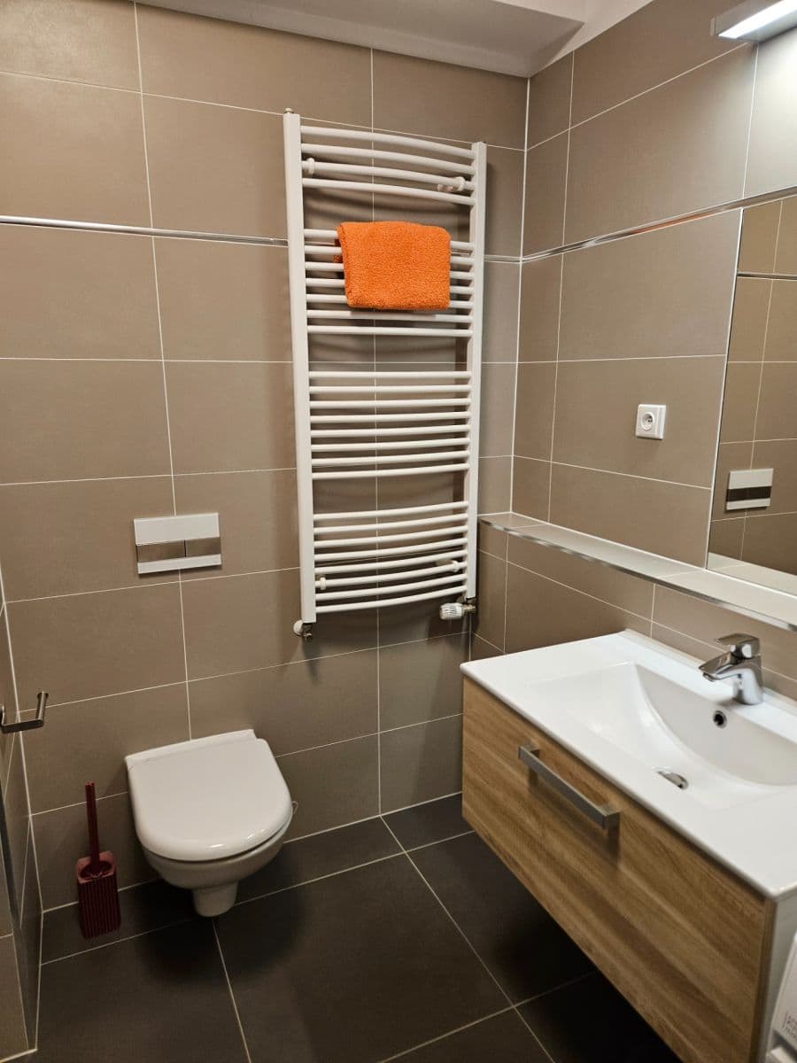 Pronájem bytu 2+kk 53 m², Kardausova, Praha, Praha Pronájem bytu 2+kk 53 m², Kardausova, Praha, Praha