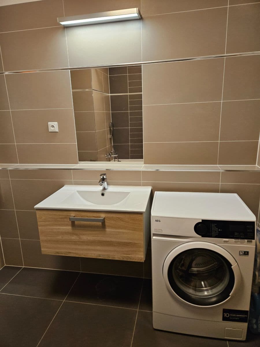 Pronájem bytu 2+kk 53 m², Kardausova, Praha, Praha Pronájem bytu 2+kk 53 m², Kardausova, Praha, Praha