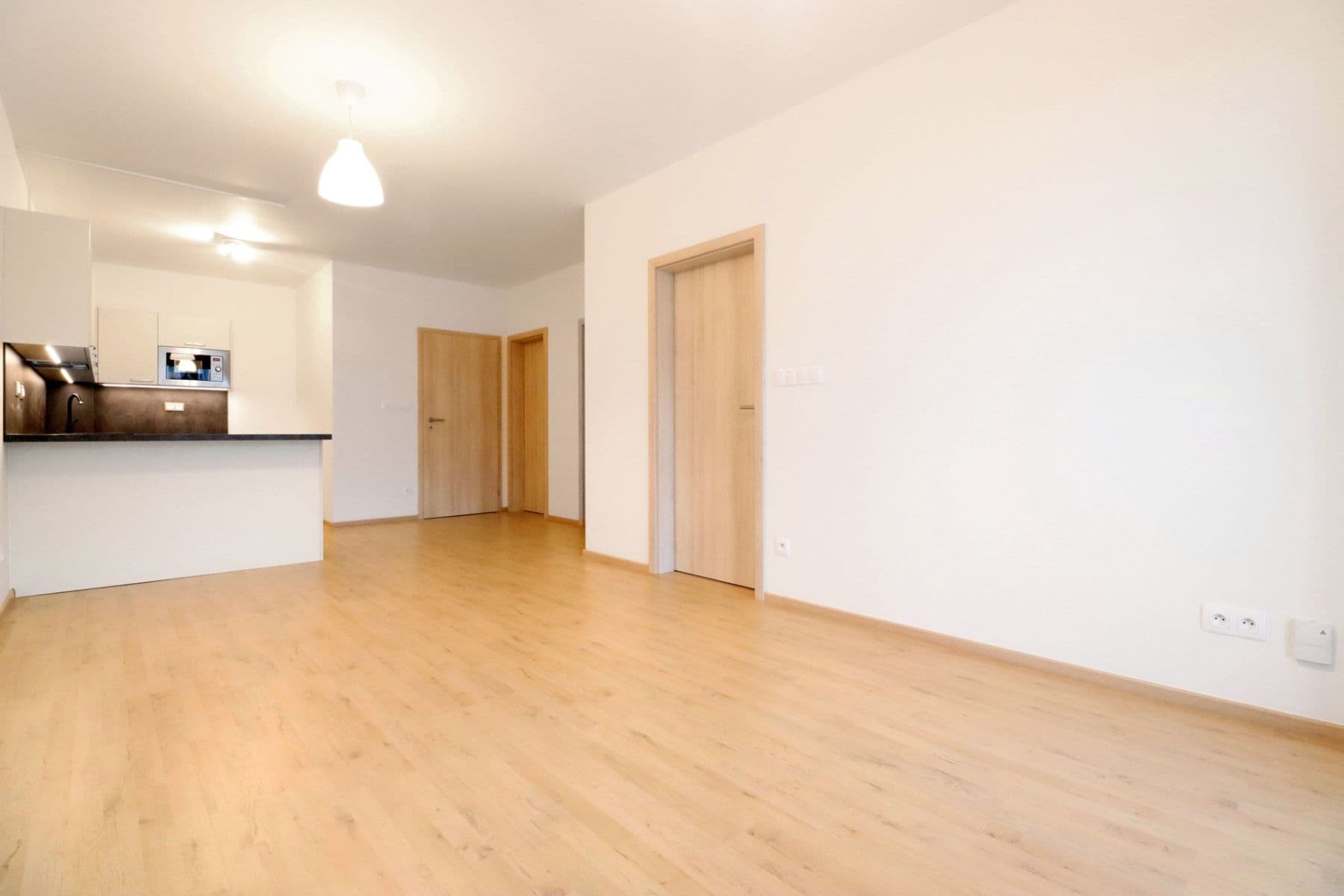 Pronájem bytu 2+kk 53 m², Velvarská, Horoměřice, Středočeský kraj Pronájem bytu 2+kk 53 m², Velvarská, Horoměřice, Středočeský kraj