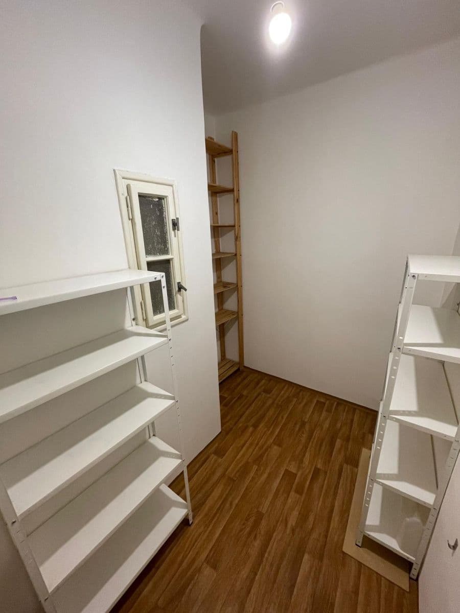 Pronájem bytu 3+1 110 m², Lucemburská, Praha, Praha Pronájem bytu 3+1 110 m², Lucemburská, Praha, Praha