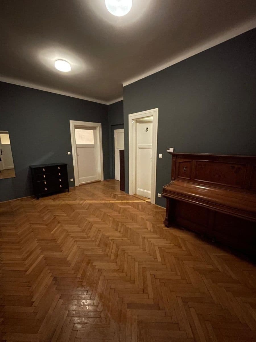 Pronájem bytu 3+1 110 m², Lucemburská, Praha, Praha Pronájem bytu 3+1 110 m², Lucemburská, Praha, Praha