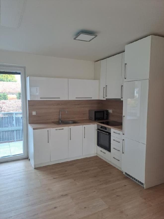 Pronájem bytu 1+kk 40 m², Lovčičky, Jihomoravský kraj Pronájem bytu 1+kk 40 m², Lovčičky, Jihomoravský kraj