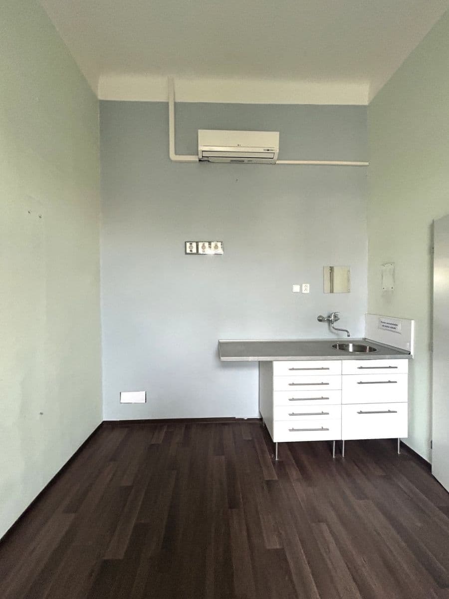 Pronájem nebytového prostoru 21 m², Sokolská, Praha, Praha Pronájem nebytového prostoru 21 m², Sokolská, Praha, Praha