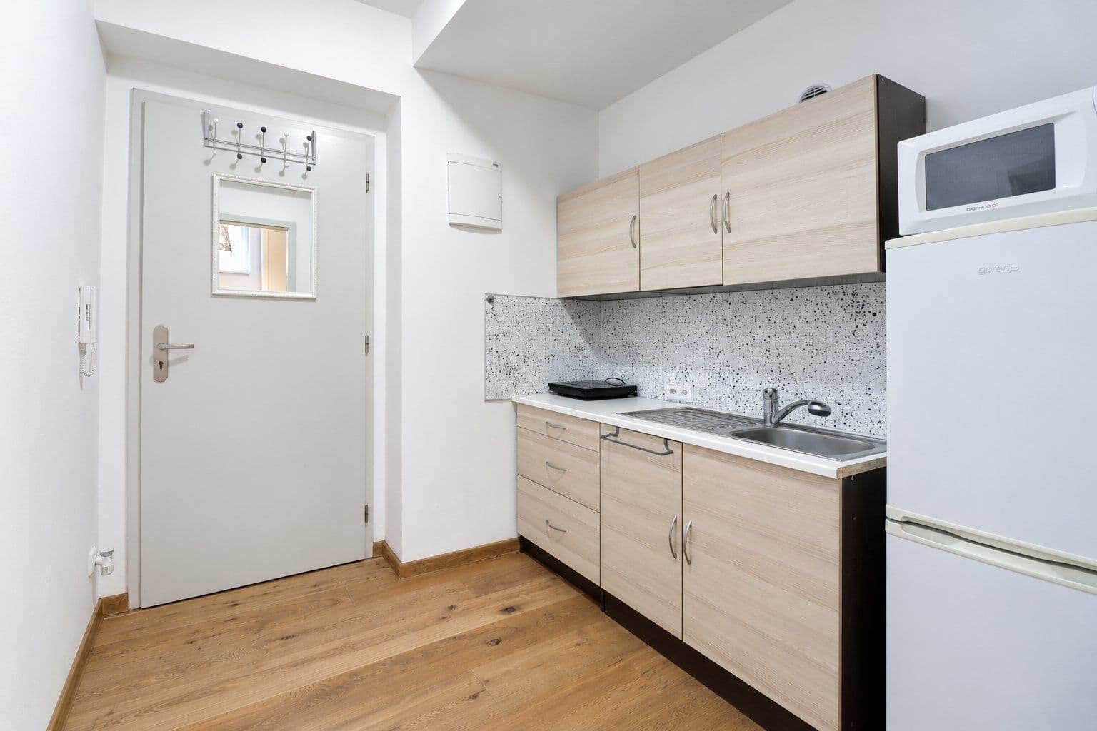 Pronájem bytu 1+kk 22 m², Velvarská, Praha, Praha Pronájem bytu 1+kk 22 m², Velvarská, Praha, Praha