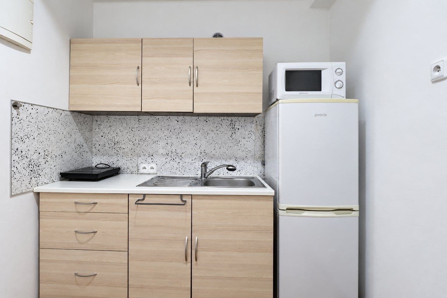Pronájem bytu 1+kk 22 m², Velvarská, Praha, Praha Pronájem bytu 1+kk 22 m², Velvarská, Praha, Praha
