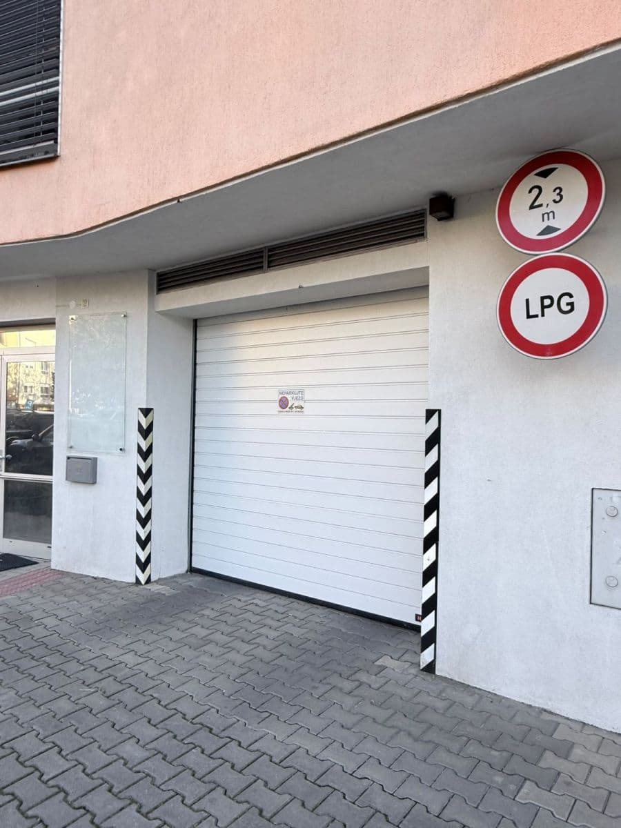 Prodej bytu 2+kk 64 m², Suchdolské náměstí, Praha, Praha Prodej bytu 2+kk 64 m², Suchdolské náměstí, Praha, Praha