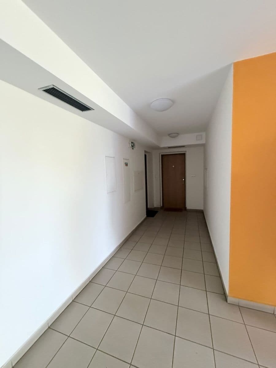 Prodej bytu 2+kk 64 m², Suchdolské náměstí, Praha, Praha Prodej bytu 2+kk 64 m², Suchdolské náměstí, Praha, Praha
