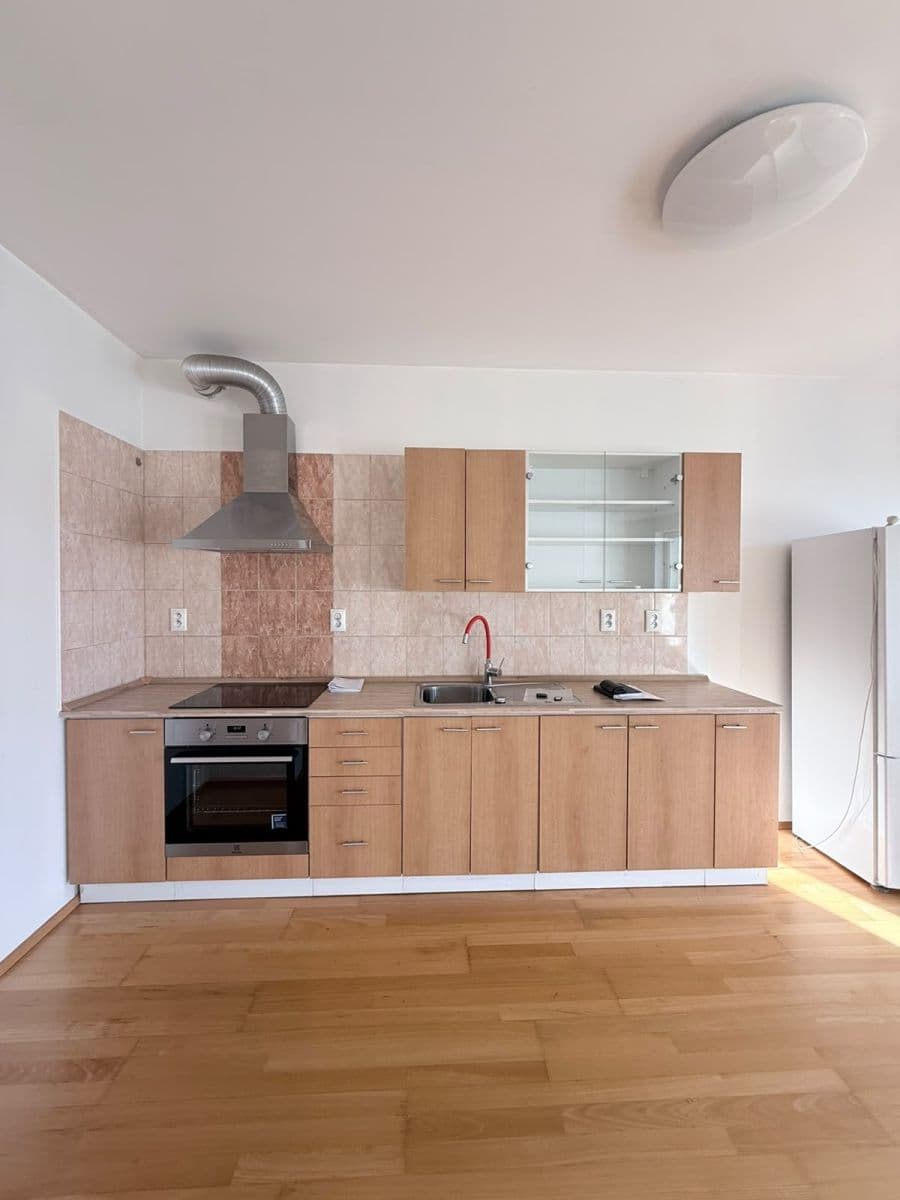 Prodej bytu 2+kk 64 m², Suchdolské náměstí, Praha, Praha Prodej bytu 2+kk 64 m², Suchdolské náměstí, Praha, Praha