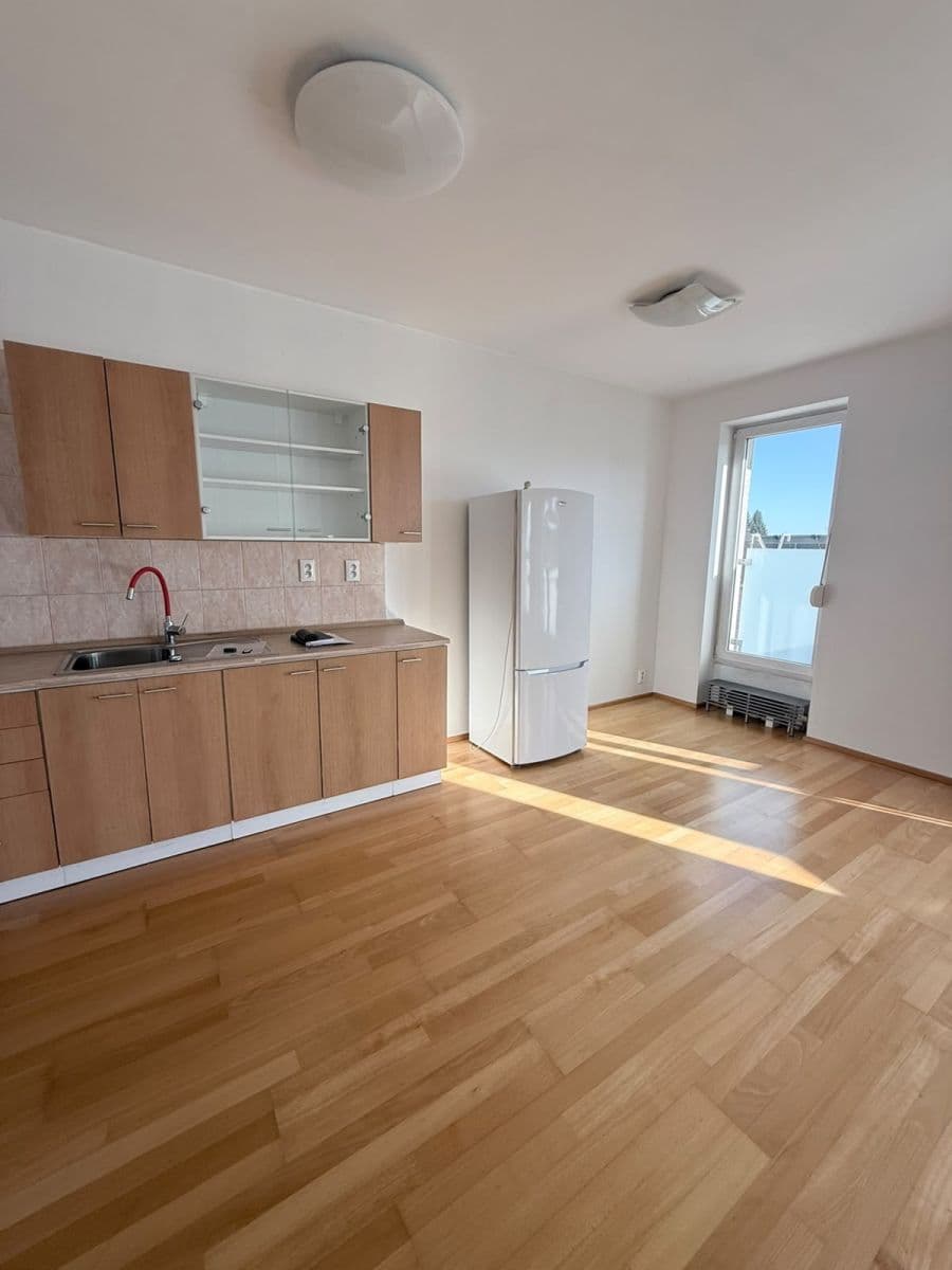 Prodej bytu 2+kk 64 m², Suchdolské náměstí, Praha, Praha Prodej bytu 2+kk 64 m², Suchdolské náměstí, Praha, Praha