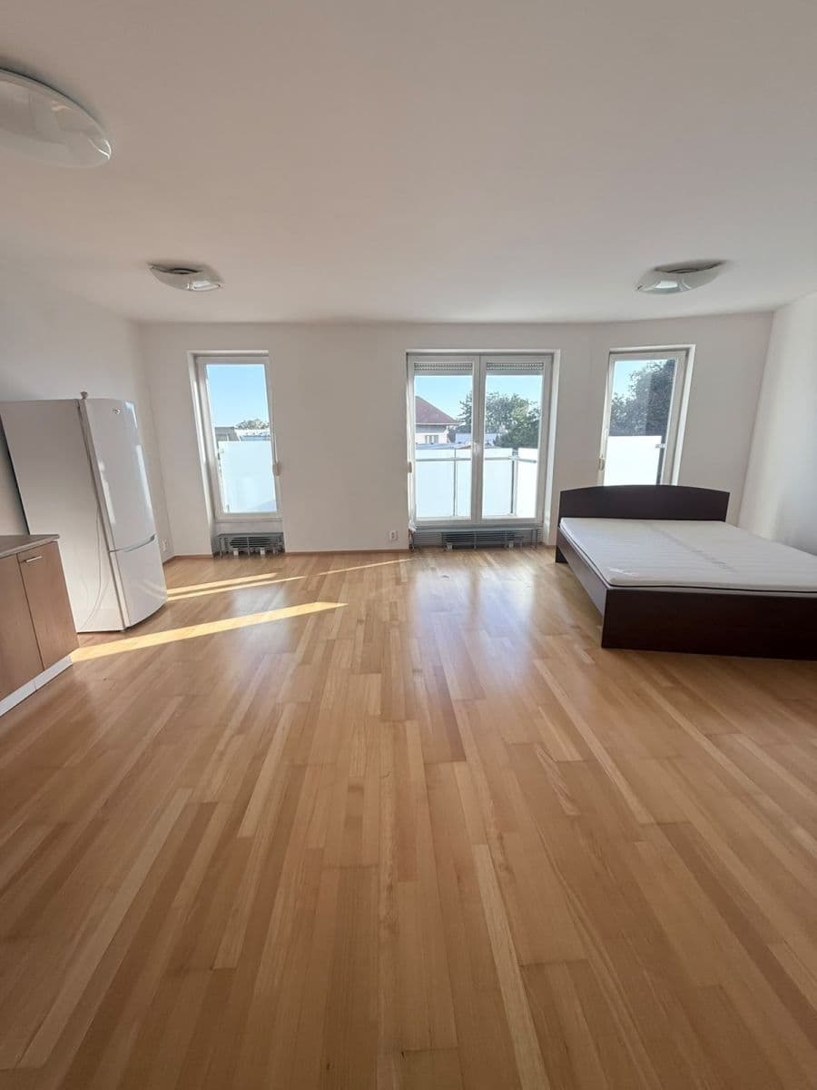 Prodej bytu 2+kk 64 m², Suchdolské náměstí, Praha, Praha Prodej bytu 2+kk 64 m², Suchdolské náměstí, Praha, Praha