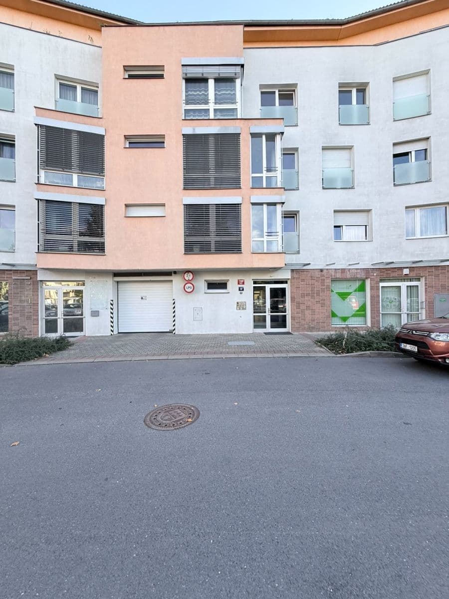 Prodej bytu 2+kk 64 m², Suchdolské náměstí, Praha, Praha Prodej bytu 2+kk 64 m², Suchdolské náměstí, Praha, Praha