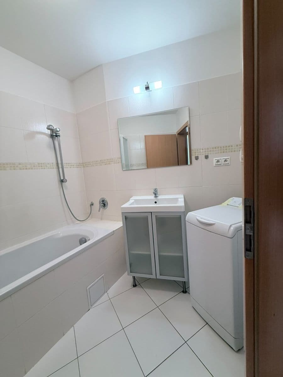Prodej bytu 2+kk 64 m², Suchdolské náměstí, Praha, Praha Prodej bytu 2+kk 64 m², Suchdolské náměstí, Praha, Praha