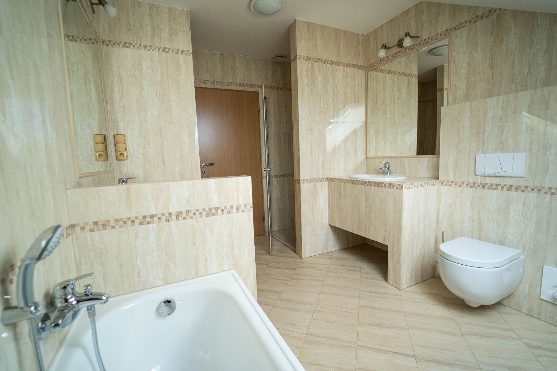 Prodej domu 410 m², pozemek 534 m², Borkovského, Roztoky, Středočeský kraj Prodej domu 410 m², pozemek 534 m², Borkovského, Roztoky, Středočeský kraj