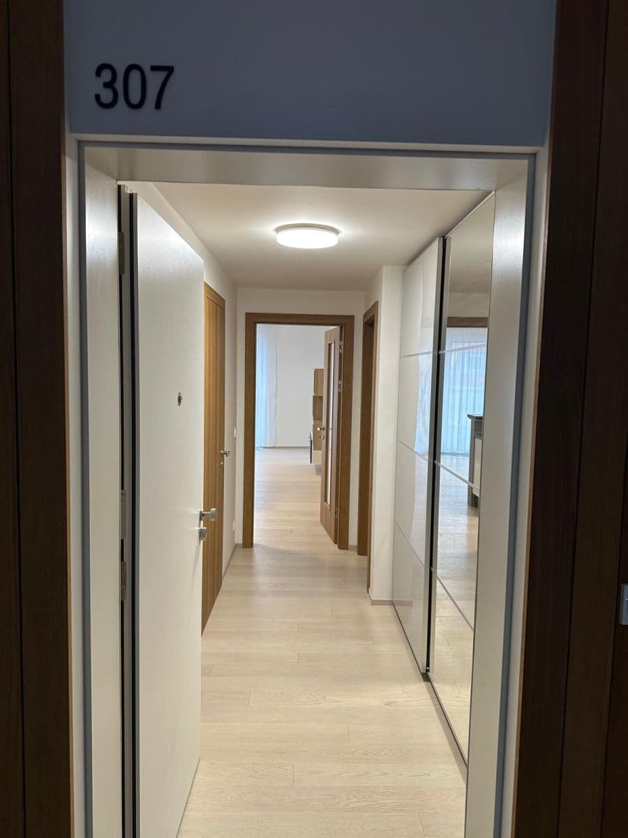 Prodej bytu 2+kk 61 m², Hodonínská, Praha, Praha Prodej bytu 2+kk 61 m², Hodonínská, Praha, Praha