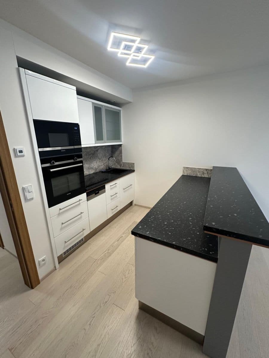 Prodej bytu 2+kk 61 m², Hodonínská, Praha, Praha Prodej bytu 2+kk 61 m², Hodonínská, Praha, Praha