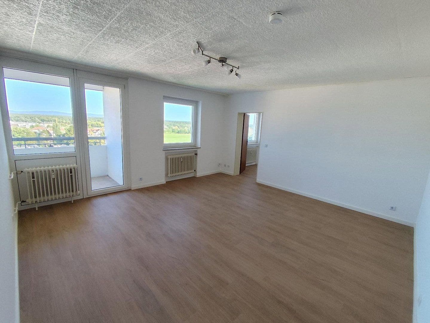 Pronájem bytu 2+1 42 m², Birkenwaldstraße 5, Obertshausen, Hessen Pronájem bytu 2+1 42 m², Birkenwaldstraße 5, Obertshausen, Hessen