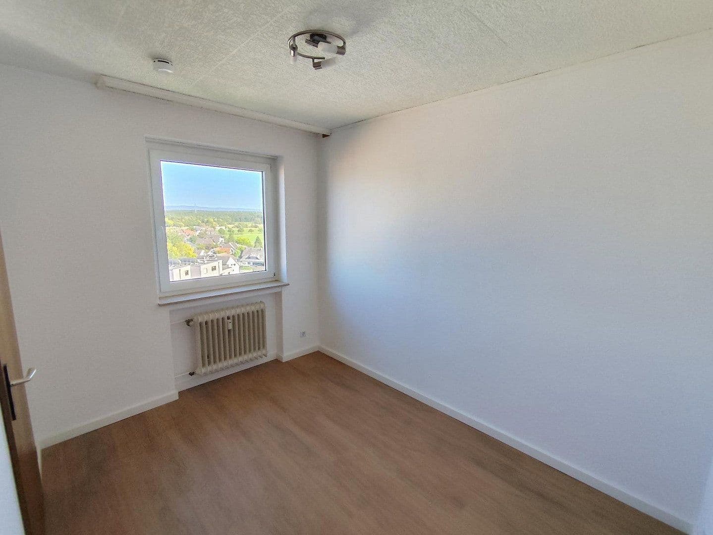 Pronájem bytu 2+1 42 m², Birkenwaldstraße 5, Obertshausen, Hessen Pronájem bytu 2+1 42 m², Birkenwaldstraße 5, Obertshausen, Hessen