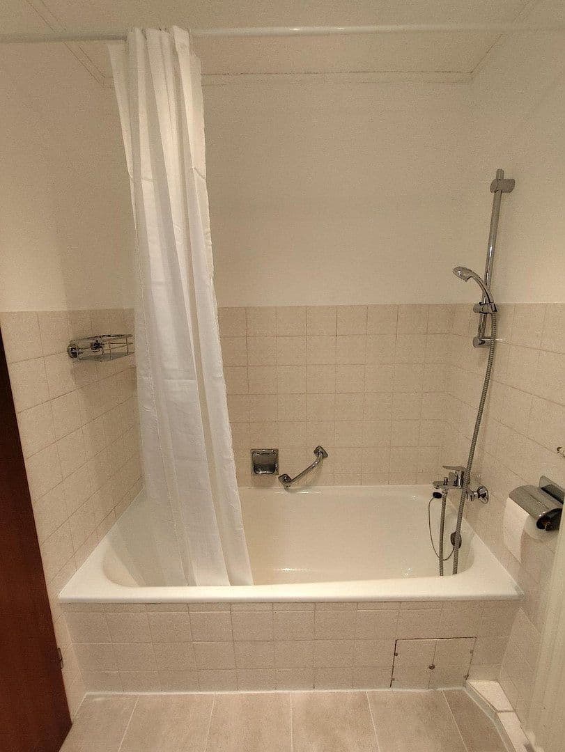 Pronájem bytu 2+1 42 m², Birkenwaldstraße 5, Obertshausen, Hessen Pronájem bytu 2+1 42 m², Birkenwaldstraße 5, Obertshausen, Hessen