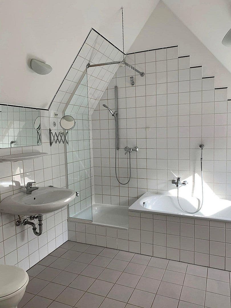 Pronájem bytu 3+1 100 m², Schloßbergstraße 21, Blieskastel, Země Sársko Pronájem bytu 3+1 100 m², Schloßbergstraße 21, Blieskastel, Země Sársko