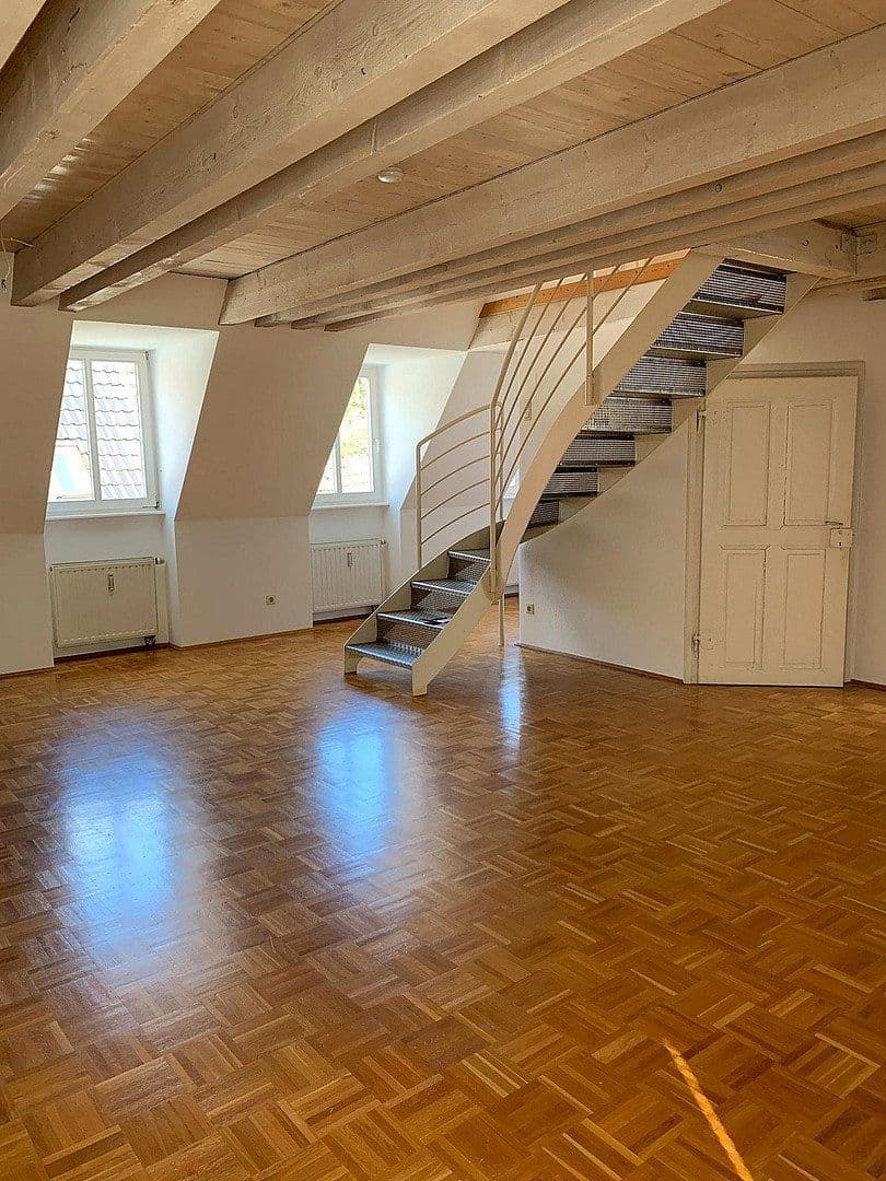 Pronájem bytu 3+1 100 m², Schloßbergstraße 21, Blieskastel, Země Sársko Pronájem bytu 3+1 100 m², Schloßbergstraße 21, Blieskastel, Země Sársko