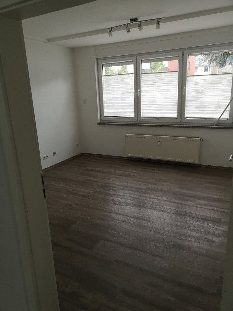 Pronájem bytu 166 m², Angermunder Straße 27, Duisburg-Großenbaum, Severní Porýní-Vestfálsko Pronájem bytu 166 m², Angermunder Straße 27, Duisburg-Großenbaum, Severní Porýní-Vestfálsko