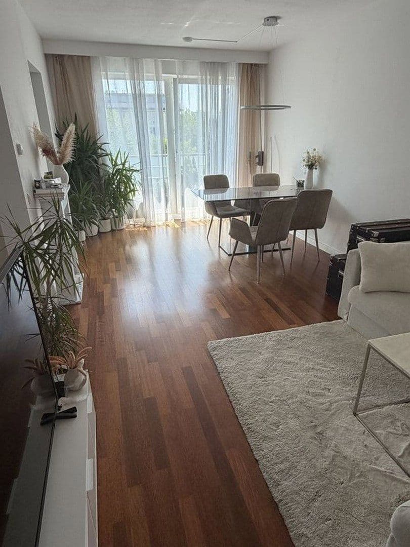 Pronájem bytu 1+1 20 m², München, Bavorsko Pronájem bytu 1+1 20 m², München, Bavorsko