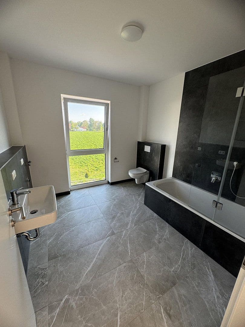 Pronájem bytu 3+1 104 m², An der Brennerei 11, Mötzing, Bavorsko Pronájem bytu 3+1 104 m², An der Brennerei 11, Mötzing, Bavorsko