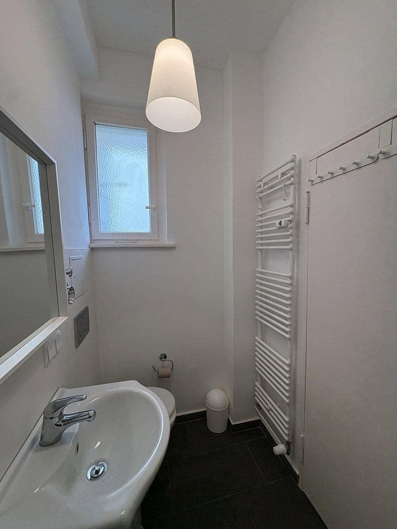 Prodej bytu 1+1 40 m², Güntzelstr.66, Berlin, Berlín Prodej bytu 1+1 40 m², Güntzelstr.66, Berlin, Berlín