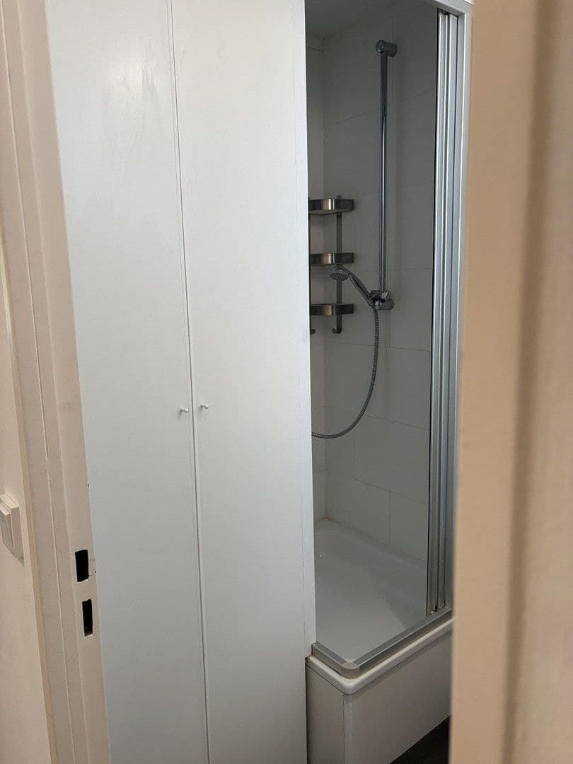 Prodej bytu 1+1 40 m², Güntzelstr.66, Berlin, Berlín Prodej bytu 1+1 40 m², Güntzelstr.66, Berlin, Berlín