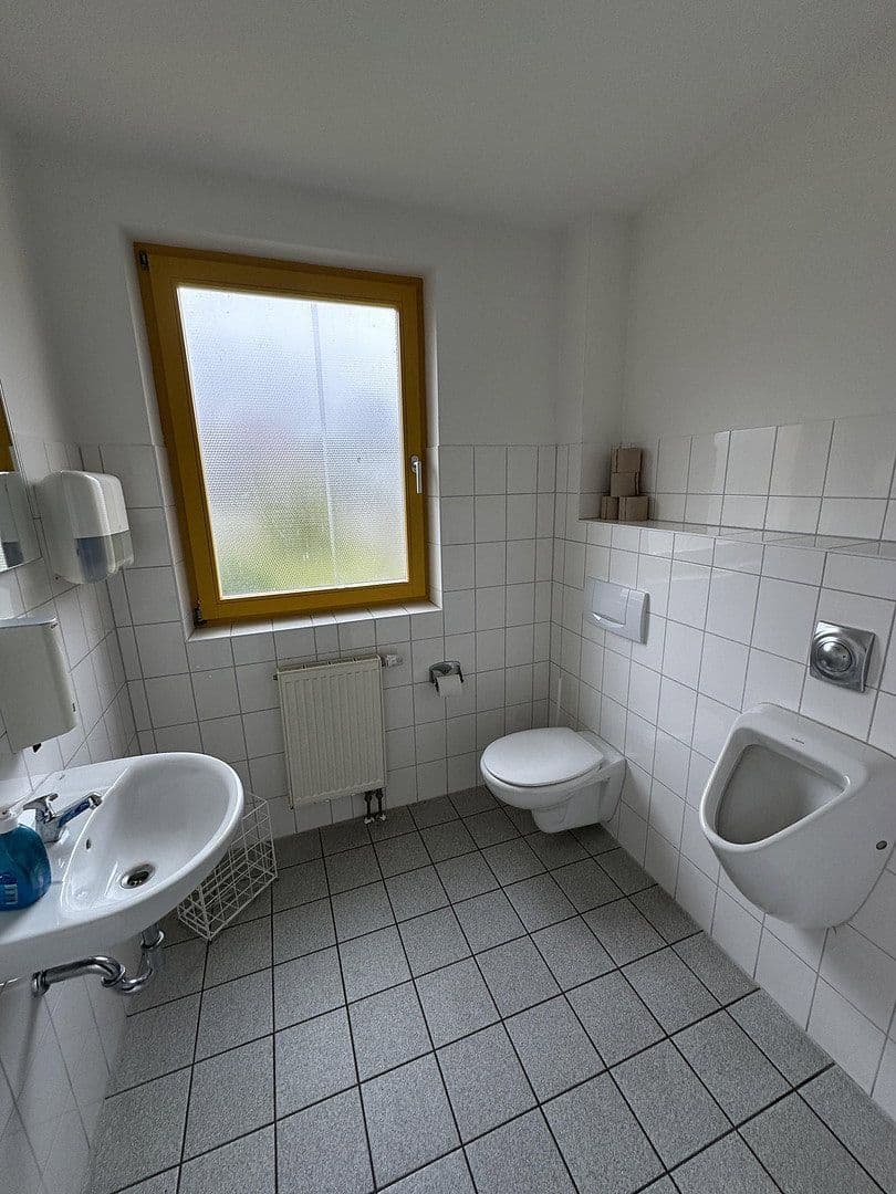 Pronájem kanceláře 141 m², Bad Kleinen, Mecklenburg-Vorpommern Pronájem kanceláře 141 m², Bad Kleinen, Mecklenburg-Vorpommern