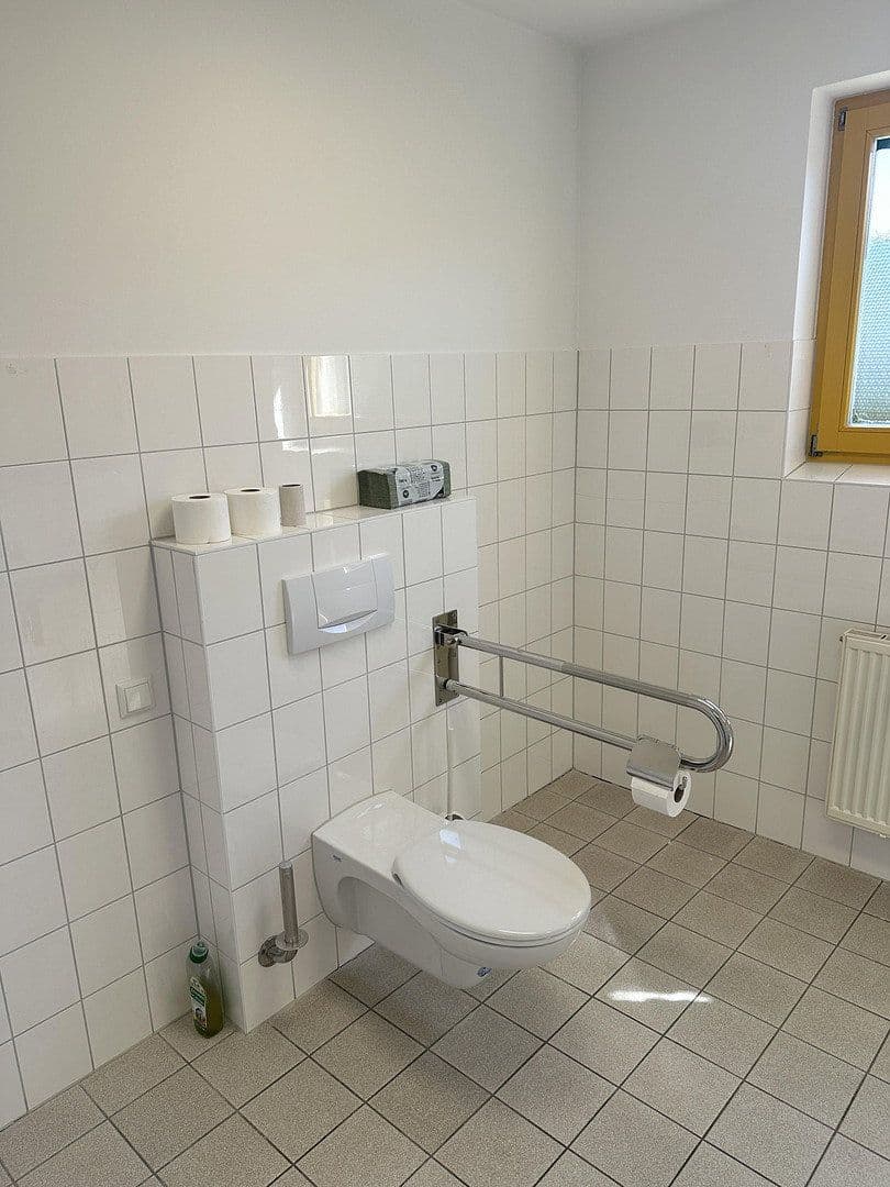 Pronájem kanceláře 141 m², Bad Kleinen, Mecklenburg-Vorpommern Pronájem kanceláře 141 m², Bad Kleinen, Mecklenburg-Vorpommern