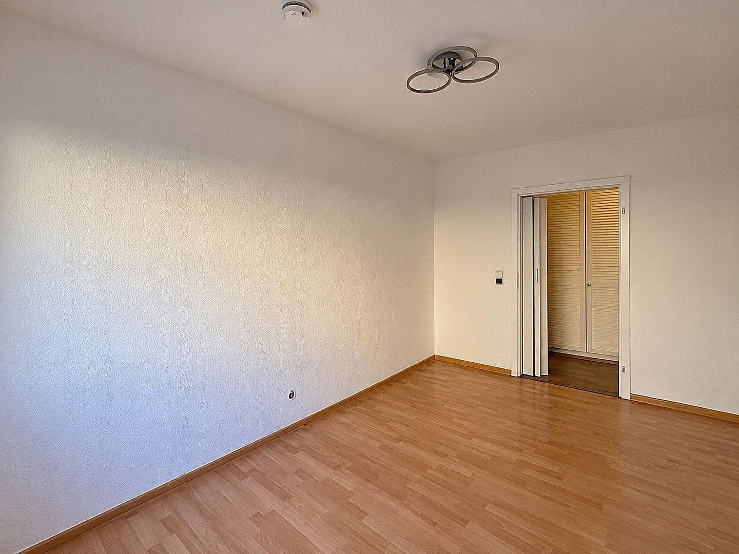 Prodej bytu 3+1 93 m², Frankfurt, Hessen Prodej bytu 3+1 93 m², Frankfurt, Hessen