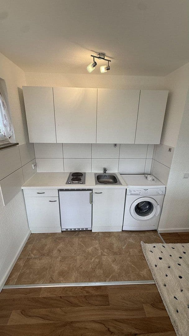 Pronájem bytu 1+1 30 m², Paul-Gerhard-Allee 44, München-Pasing-Obermenzing, Bavorsko Pronájem bytu 1+1 30 m², Paul-Gerhard-Allee 44, München-Pasing-Obermenzing, Bavorsko