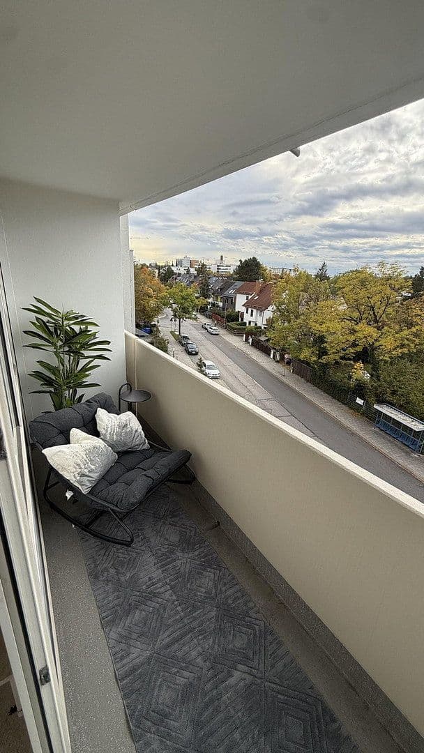 Pronájem bytu 1+1 30 m², Paul-Gerhard-Allee 44, München-Pasing-Obermenzing, Bavorsko Pronájem bytu 1+1 30 m², Paul-Gerhard-Allee 44, München-Pasing-Obermenzing, Bavorsko