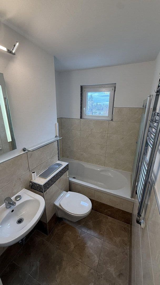 Pronájem bytu 1+1 30 m², Paul-Gerhard-Allee 44, München-Pasing-Obermenzing, Bavorsko Pronájem bytu 1+1 30 m², Paul-Gerhard-Allee 44, München-Pasing-Obermenzing, Bavorsko