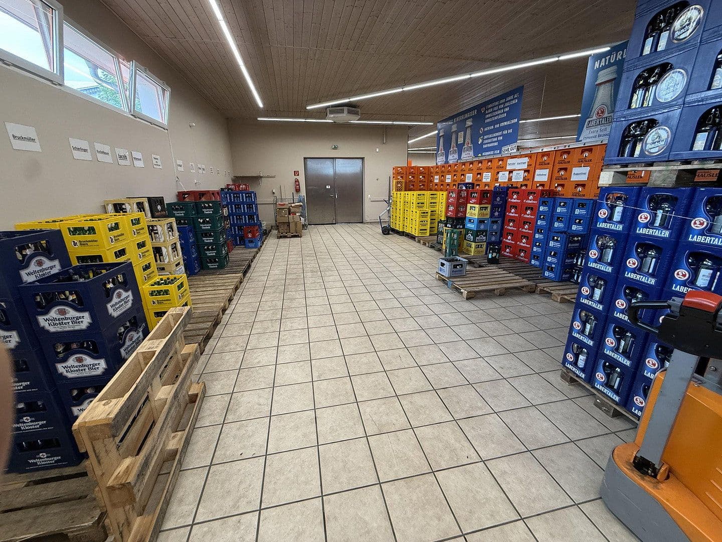 Prodej nebytového prostoru 1.968 m², Angerweiher 5A, Nabburg, Bavorsko Prodej nebytového prostoru 1.968 m², Angerweiher 5A, Nabburg, Bavorsko