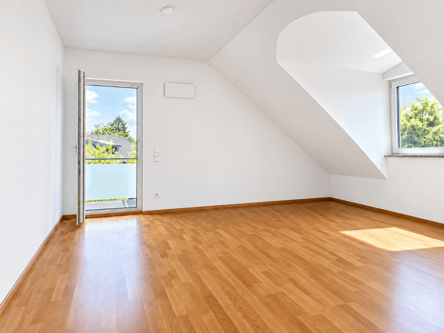 Pronájem bytu 3+1 75 m², Hötzlring 20, München, Bavorsko Pronájem bytu 3+1 75 m², Hötzlring 20, München, Bavorsko