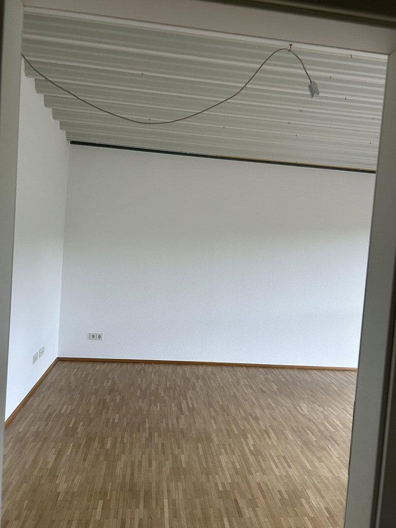 Pronájem kanceláře 130 m², Carl Zeiss Str. 8, Bad Camberg, Hessen Pronájem kanceláře 130 m², Carl Zeiss Str. 8, Bad Camberg, Hessen