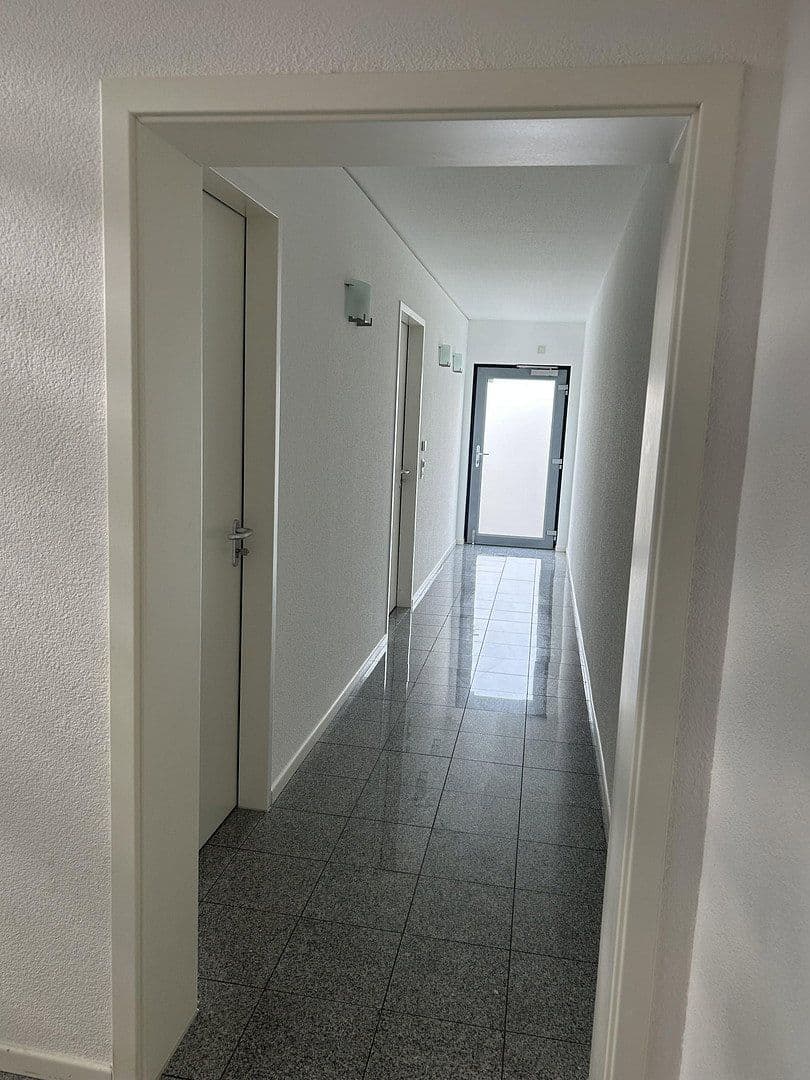 Pronájem kanceláře 130 m², Carl Zeiss Str. 8, Bad Camberg, Hessen Pronájem kanceláře 130 m², Carl Zeiss Str. 8, Bad Camberg, Hessen