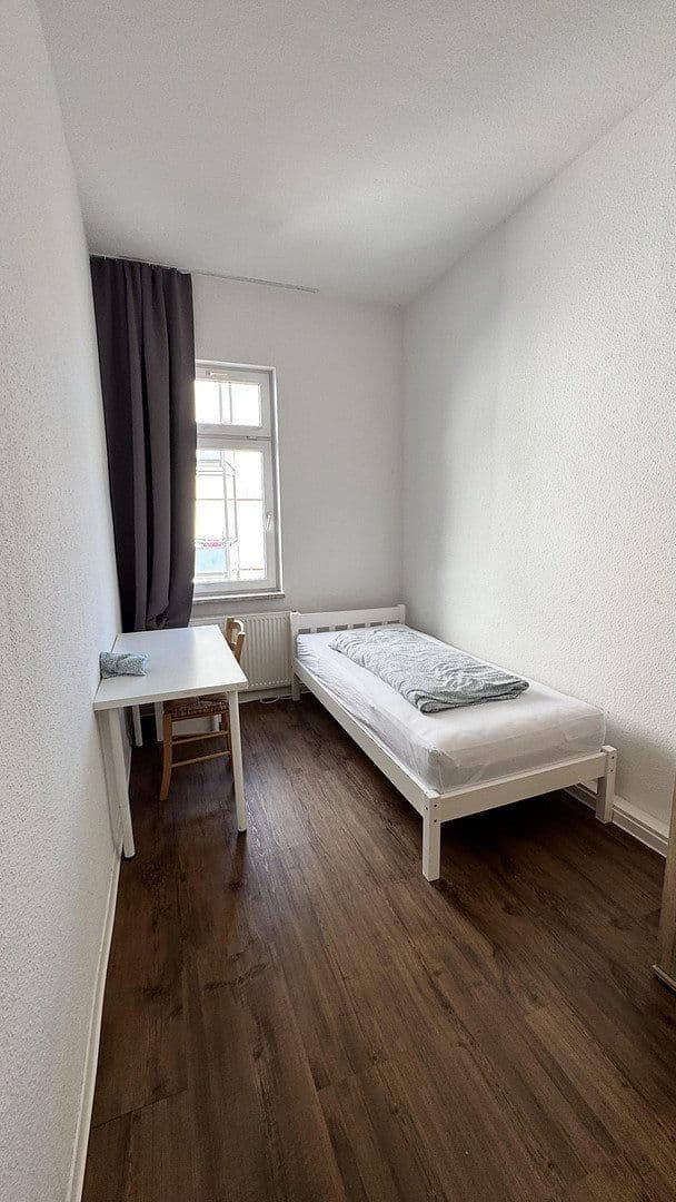 Pronájem bytu 4+1 75 m², Ohrdruferstr. 13, Arnstadt, Durynsko Pronájem bytu 4+1 75 m², Ohrdruferstr. 13, Arnstadt, Durynsko