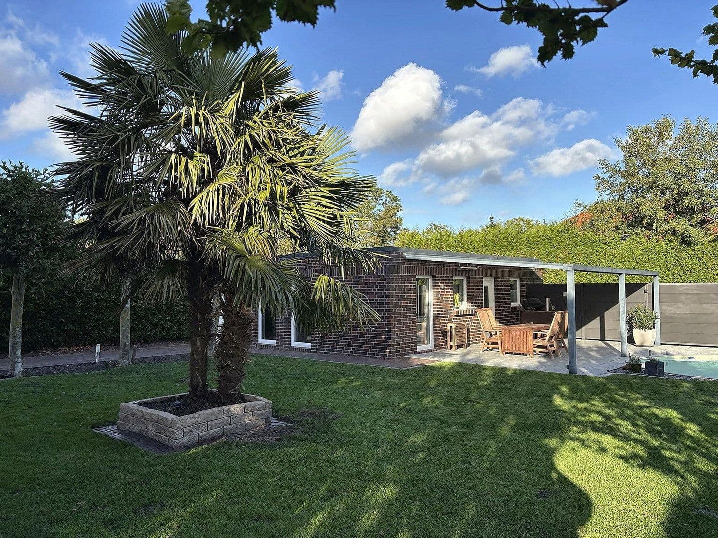 Prodej domu 192 m², pozemek 859 m², Südbrookmerland, Dolní Sasko Prodej domu 192 m², pozemek 859 m², Südbrookmerland, Dolní Sasko