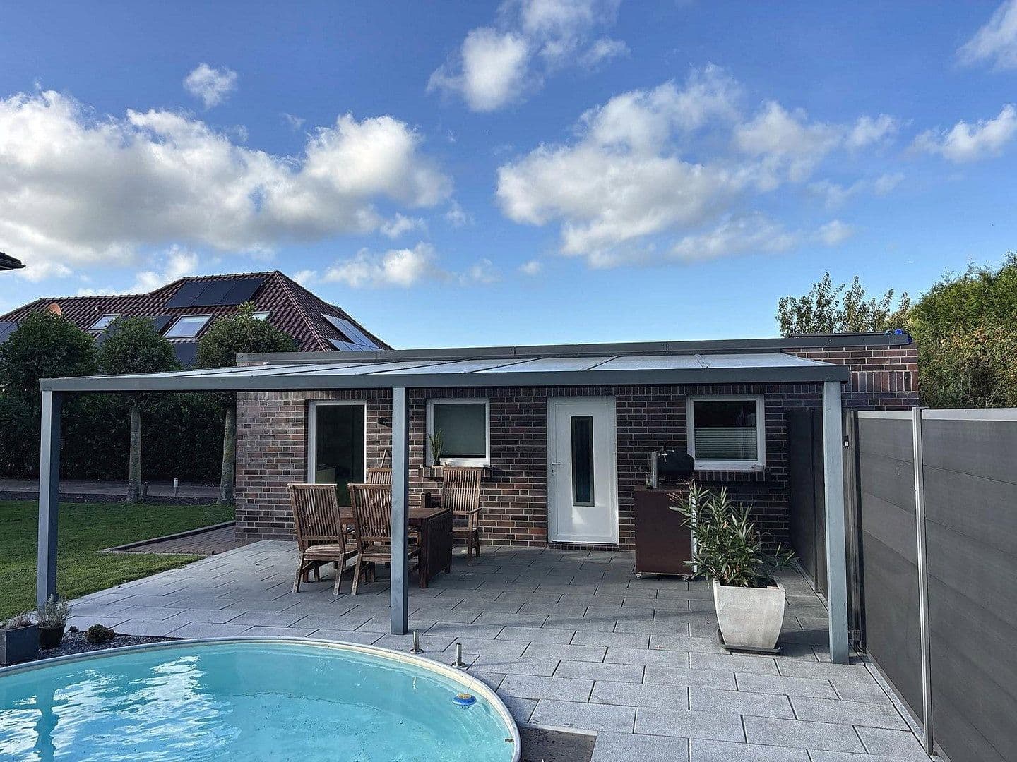 Prodej domu 192 m², pozemek 859 m², Südbrookmerland, Dolní Sasko Prodej domu 192 m², pozemek 859 m², Südbrookmerland, Dolní Sasko