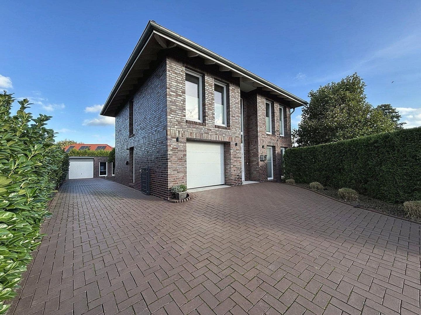 Prodej domu 192 m², pozemek 859 m², Südbrookmerland, Dolní Sasko Prodej domu 192 m², pozemek 859 m², Südbrookmerland, Dolní Sasko