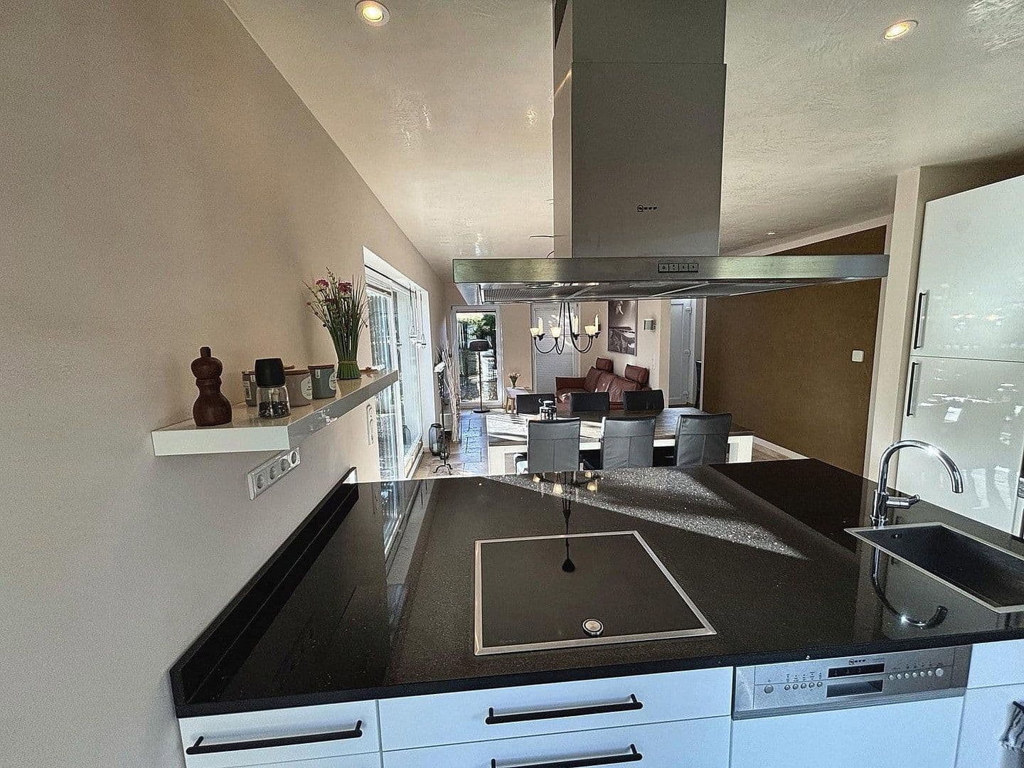 Prodej domu 192 m², pozemek 859 m², Südbrookmerland, Dolní Sasko Prodej domu 192 m², pozemek 859 m², Südbrookmerland, Dolní Sasko