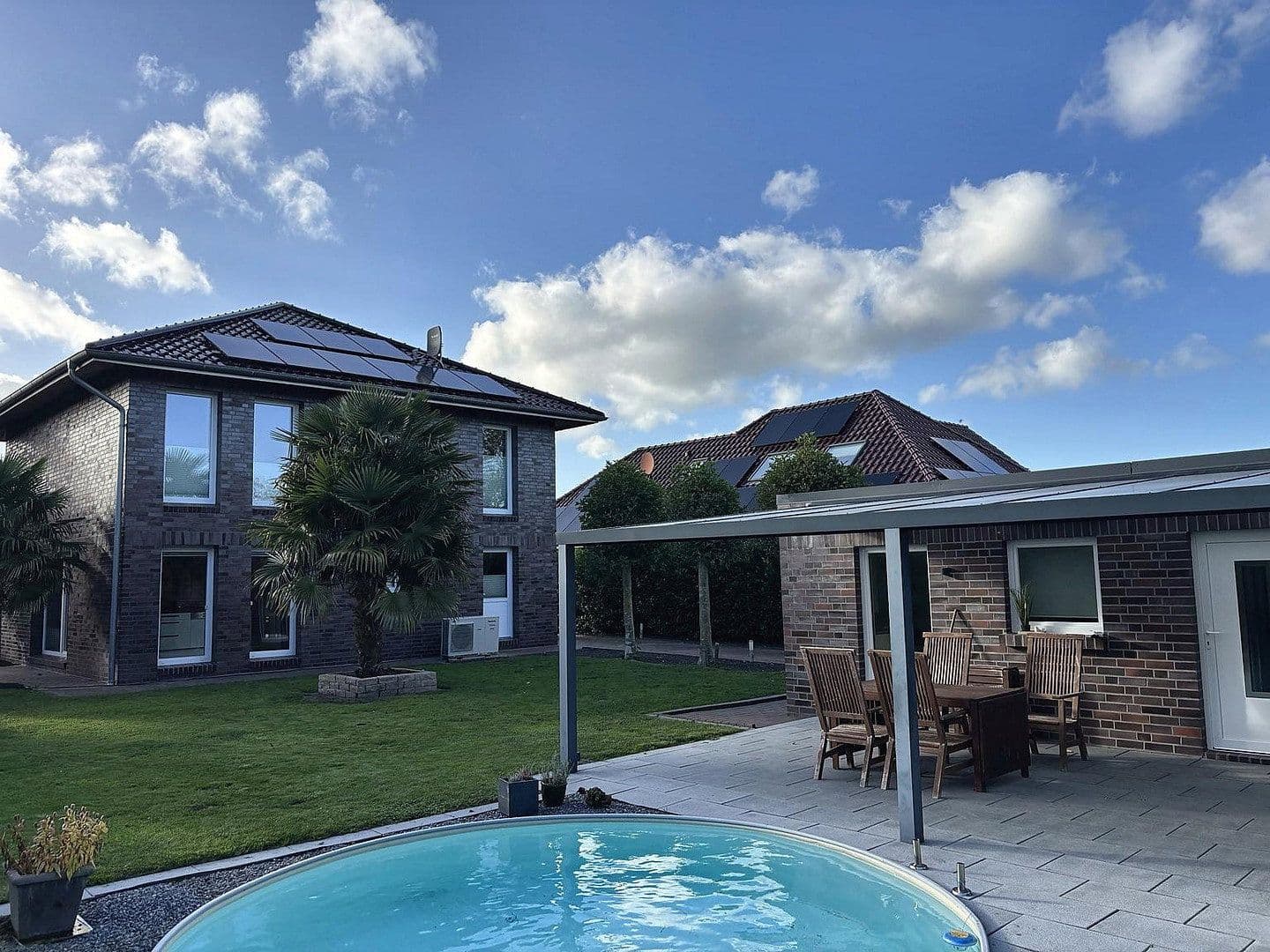 Prodej domu 192 m², pozemek 859 m², Südbrookmerland, Dolní Sasko Prodej domu 192 m², pozemek 859 m², Südbrookmerland, Dolní Sasko
