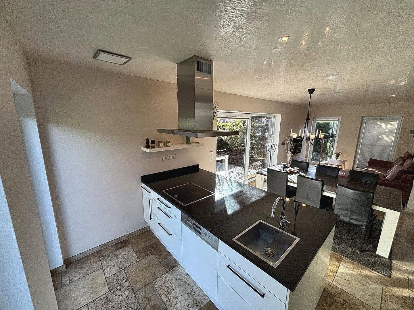 Prodej domu 192 m², pozemek 859 m², Südbrookmerland, Dolní Sasko Prodej domu 192 m², pozemek 859 m², Südbrookmerland, Dolní Sasko
