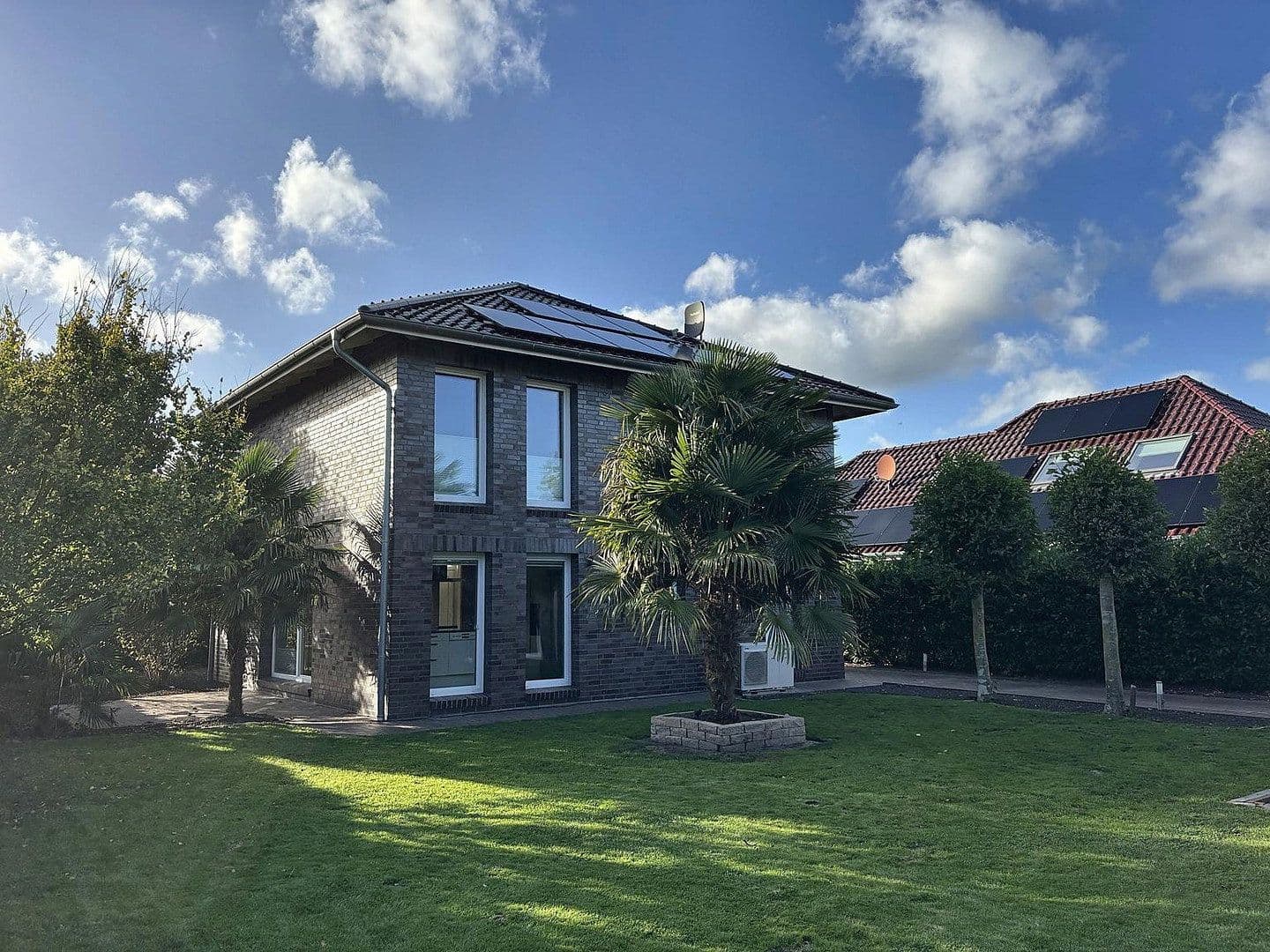 Prodej domu 192 m², pozemek 859 m², Südbrookmerland, Dolní Sasko Prodej domu 192 m², pozemek 859 m², Südbrookmerland, Dolní Sasko