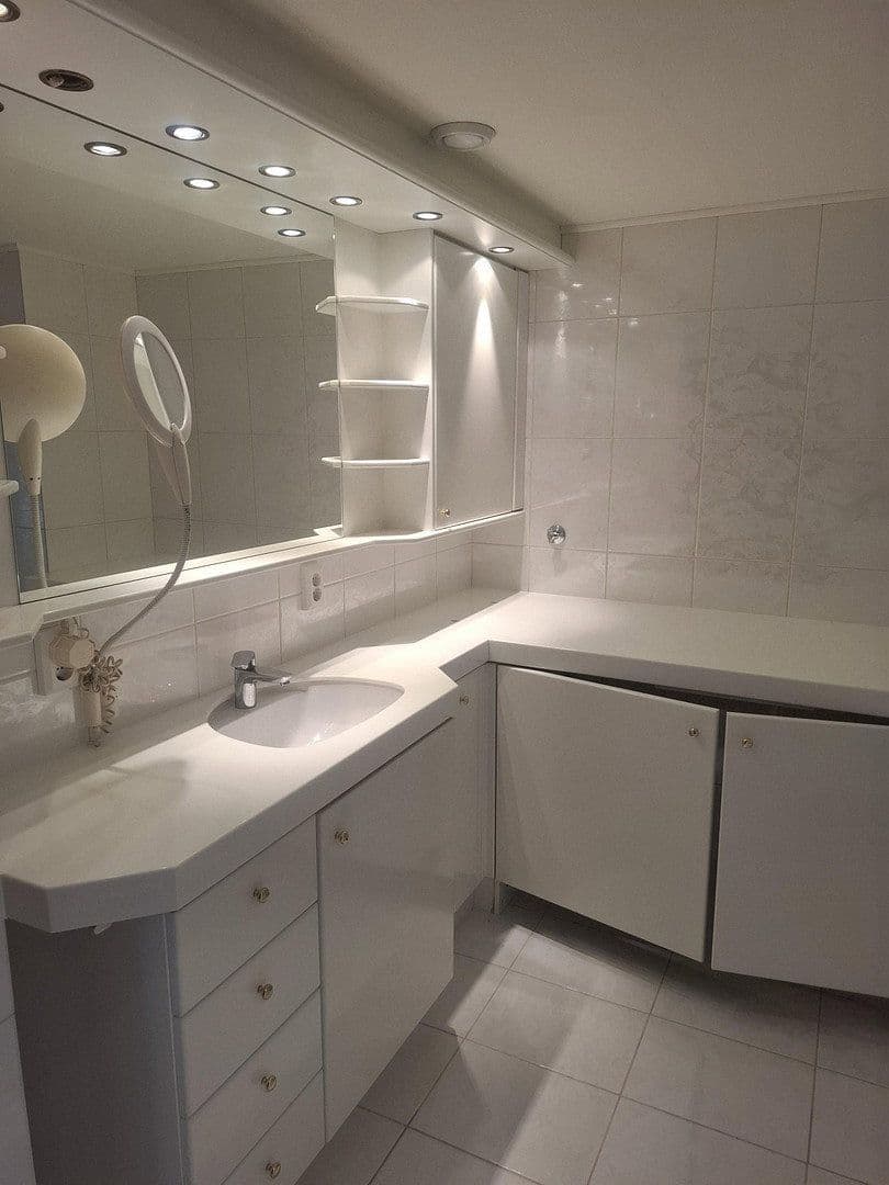Prodej bytu 4+kk 130 m², Kornwestheim, Bádensko-Württembersko Prodej bytu 4+kk 130 m², Kornwestheim, Bádensko-Württembersko