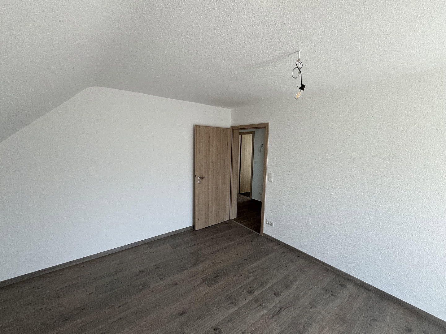 Pronájem bytu 3+1 50 m², Loheweg 2, Erlangen - Dechsendorf, Bavorsko Pronájem bytu 3+1 50 m², Loheweg 2, Erlangen - Dechsendorf, Bavorsko