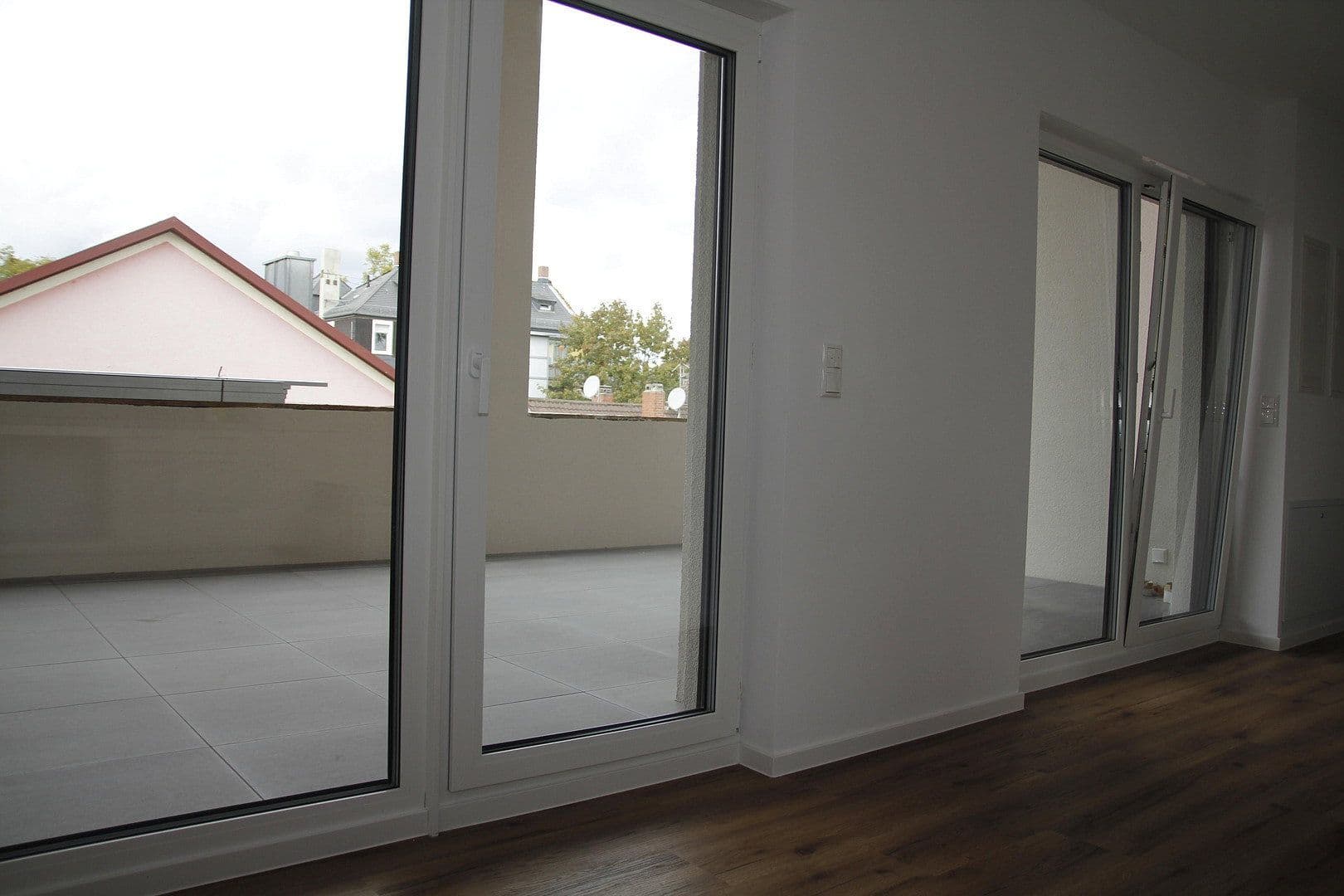 Pronájem bytu 3+1 88 m², Frankfurt am Main, Hessen Pronájem bytu 3+1 88 m², Frankfurt am Main, Hessen